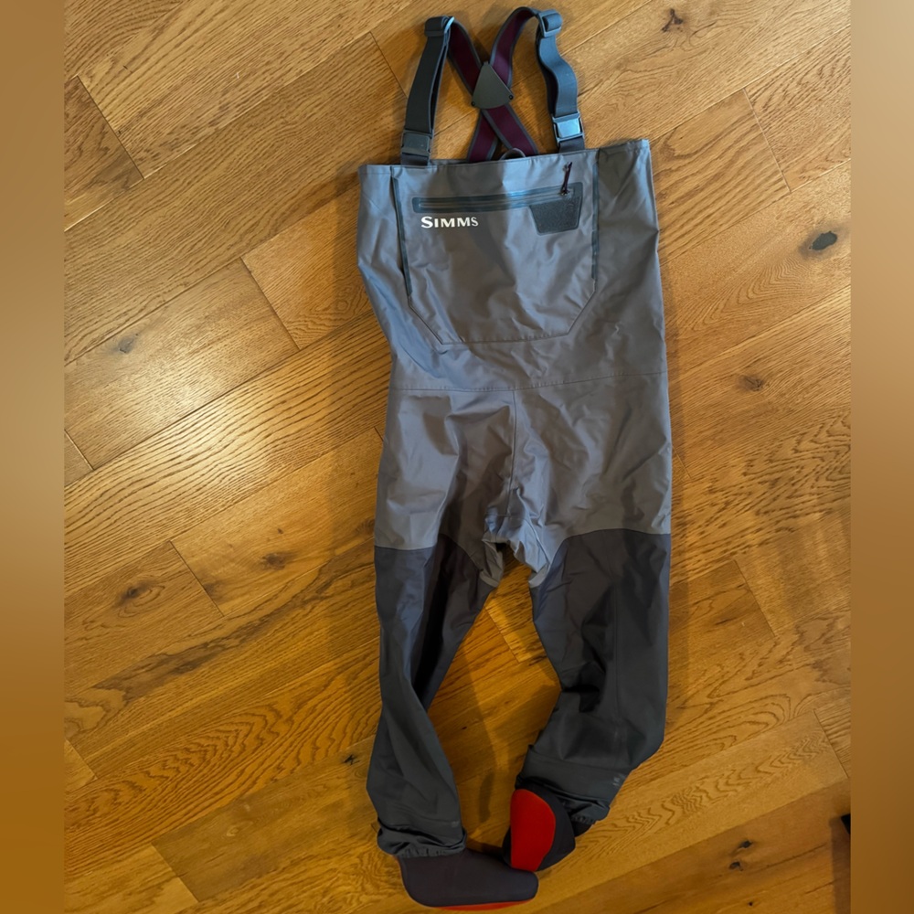 Women’s simms tributary waders for fishing fly fishing NWOT size small